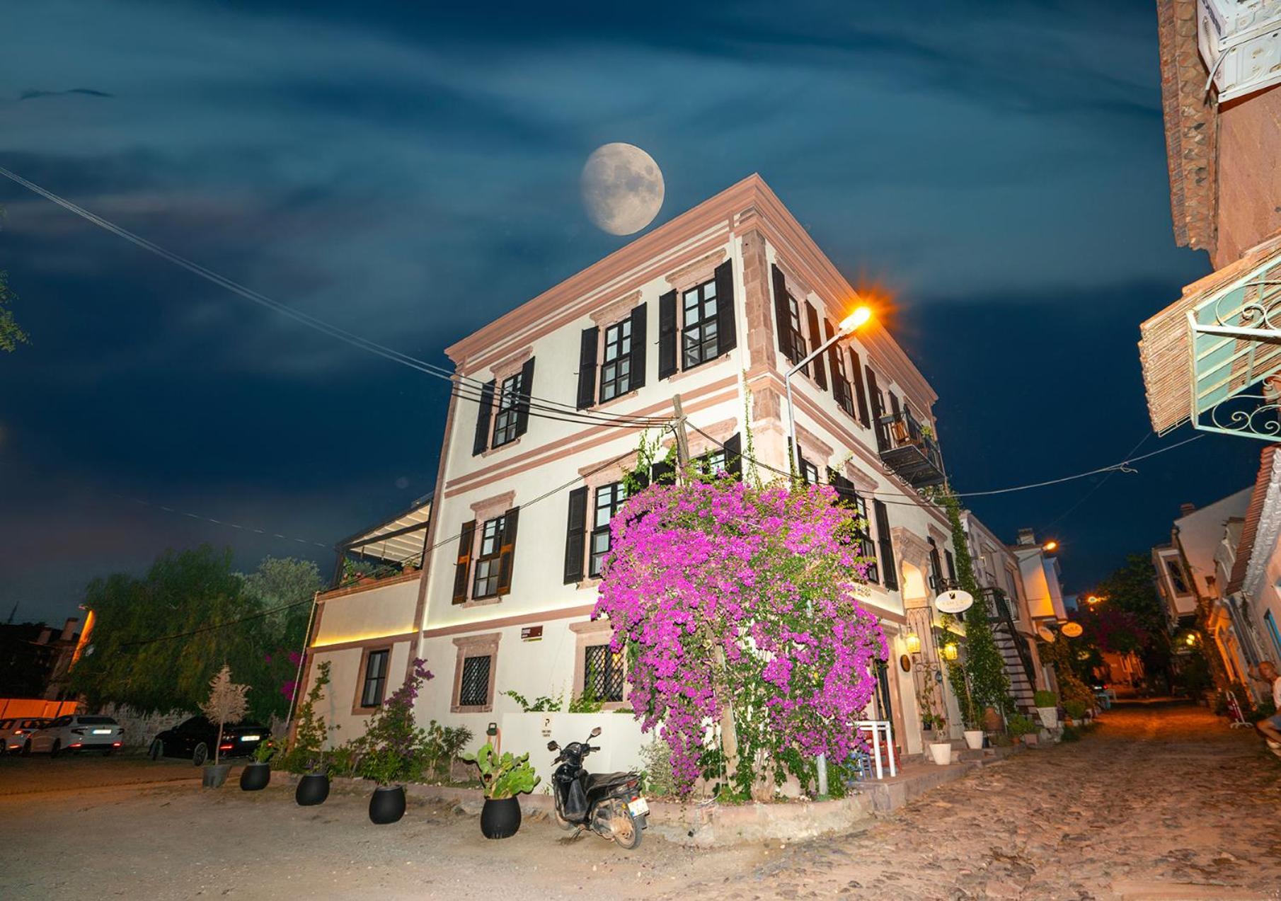 Siyah Lale Cunda 1841 (Adults Only) Hotel Ayvalı Buitenkant foto