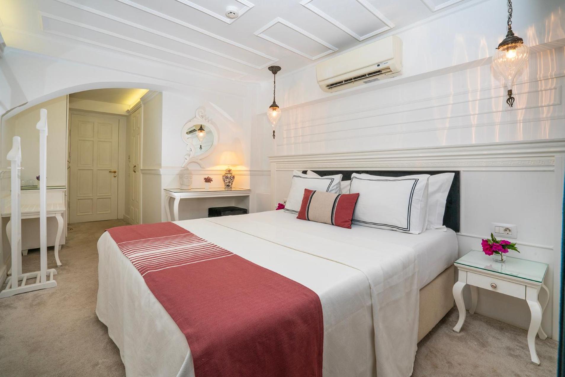 Siyah Lale Cunda 1841 (Adults Only) Hotel Ayvalı Buitenkant foto