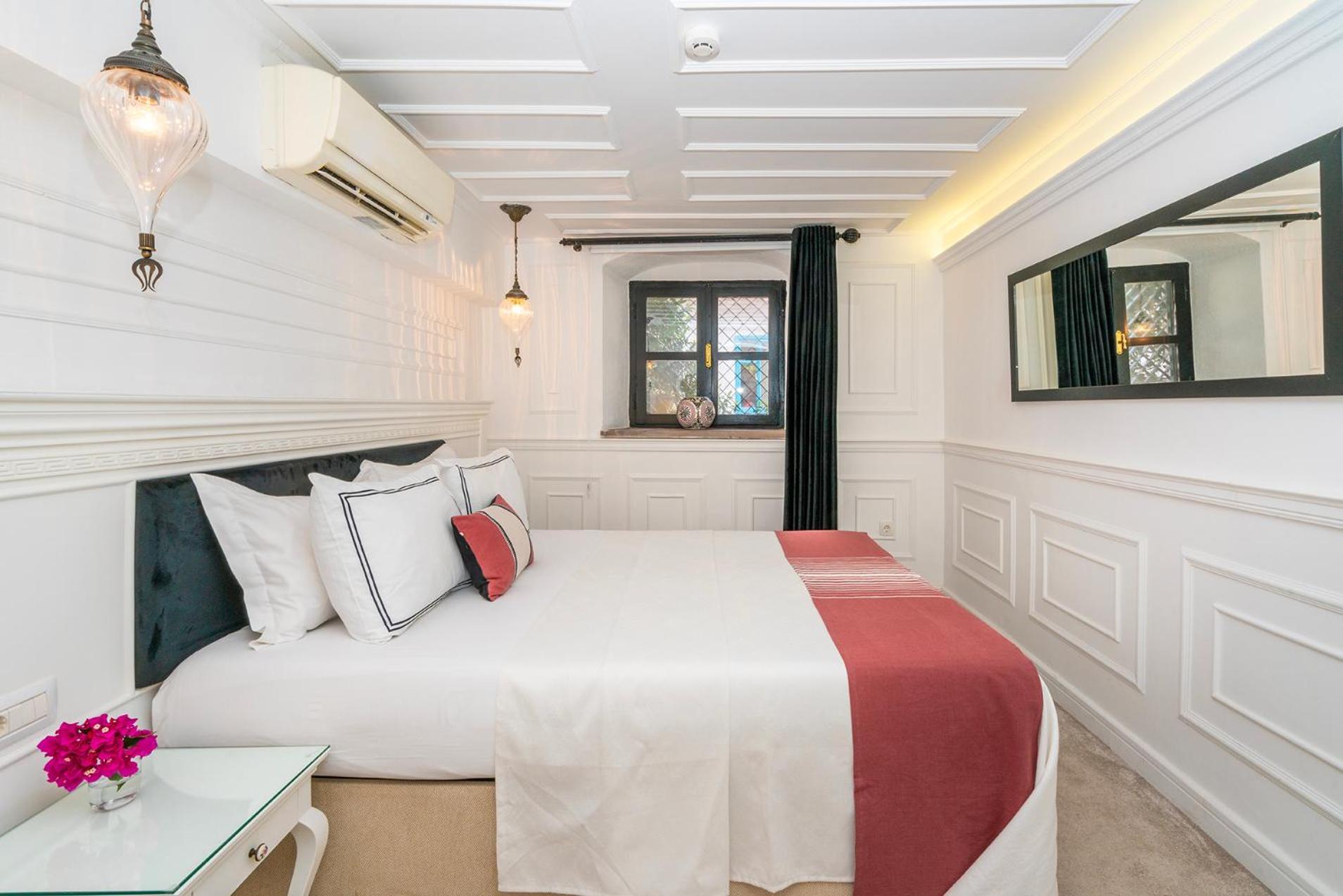 Siyah Lale Cunda 1841 (Adults Only) Hotel Ayvalı Buitenkant foto