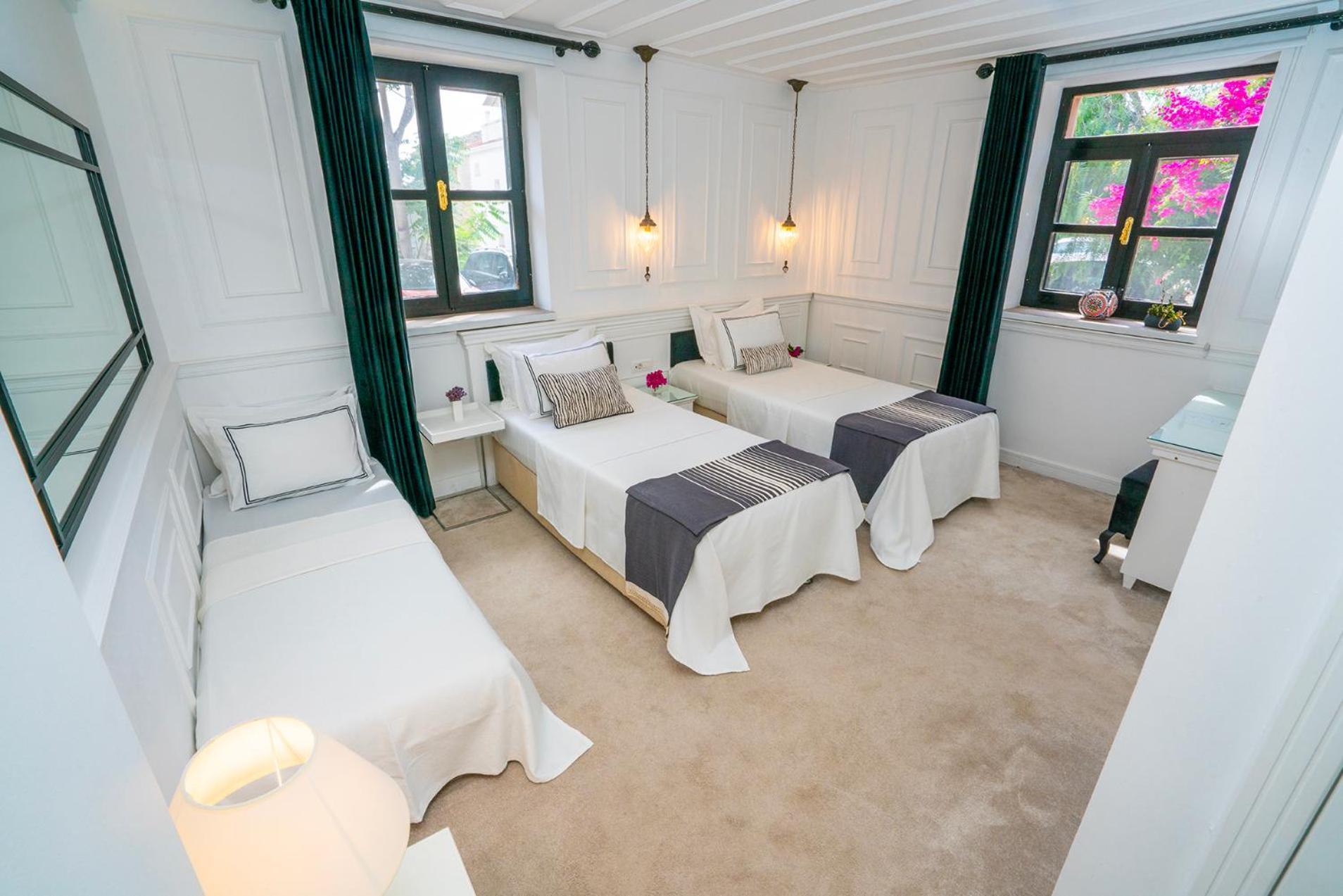 Siyah Lale Cunda 1841 (Adults Only) Hotel Ayvalı Buitenkant foto