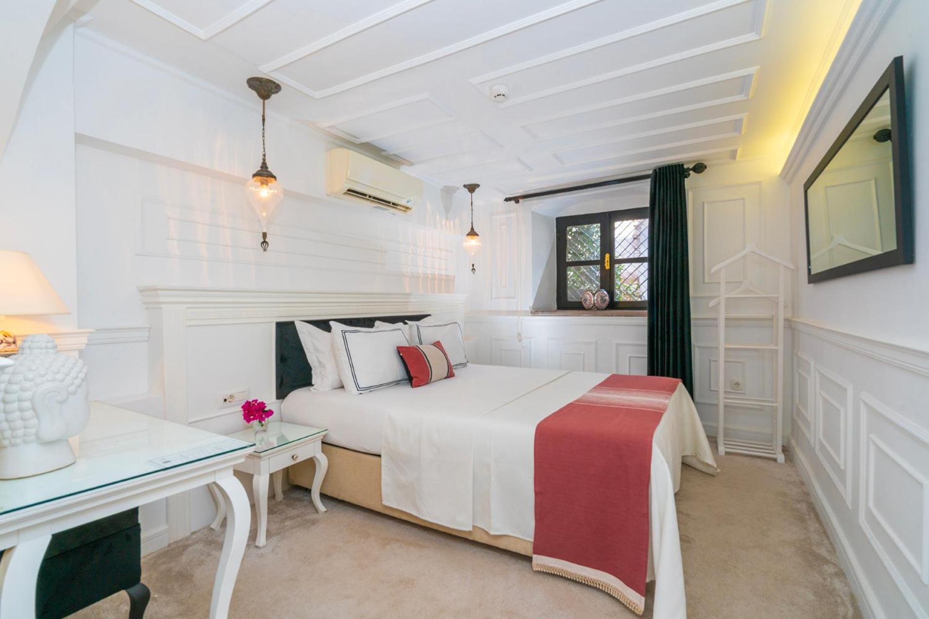 Siyah Lale Cunda 1841 (Adults Only) Hotel Ayvalı Buitenkant foto